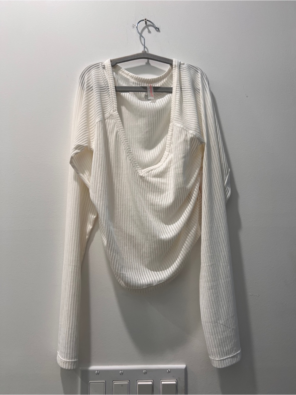 New❤️Fp movement S white top - Ribbed Long-Sleeve Draped Top - Picture 2 of 5